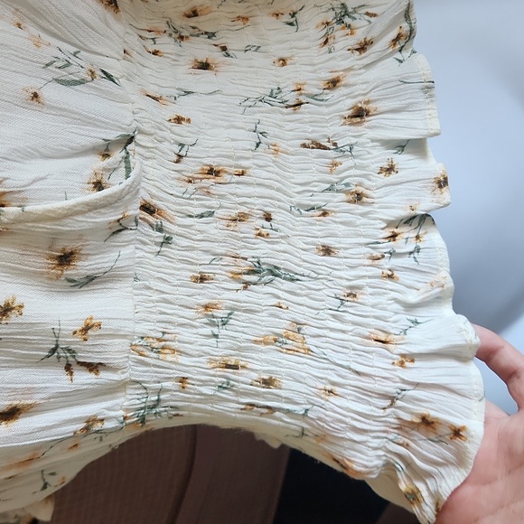 Spring flower top - Picture 2 of 6